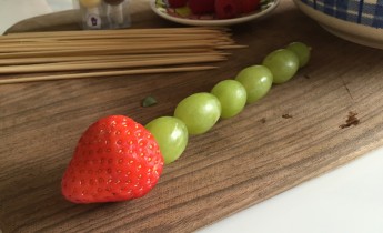 traktatie-rupsje-nooitgenoeg-aardbei traktatie-rupsje-nooitgenoeg-aardbei